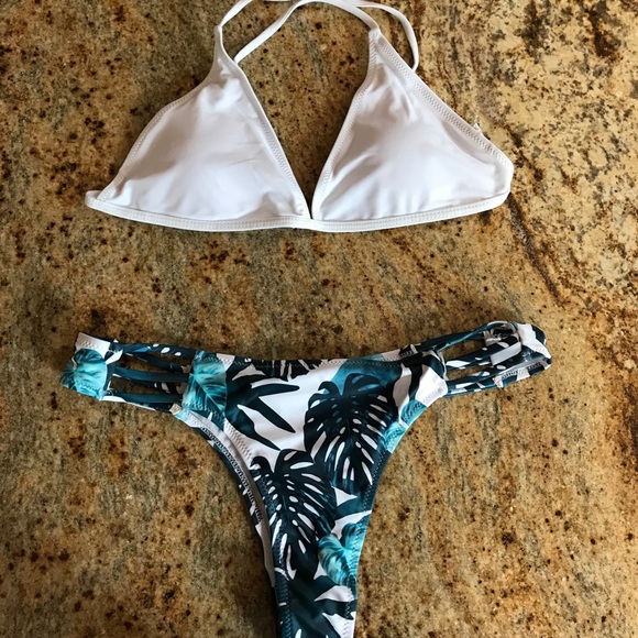 Bikini 🌴 - Picture 3 of 3